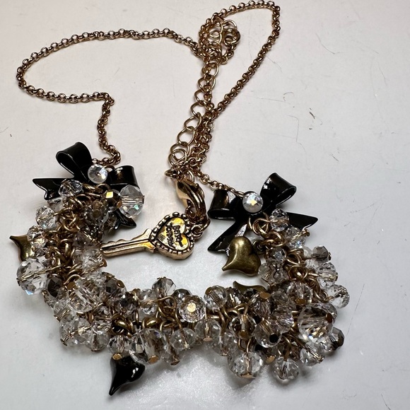 Betsy Johnson clear clustered beads with black bows and gold tone heart choker - Picture 5 of 9